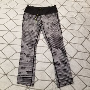 A1 Nike Epic Lux Tight Women's Crop Running Pants